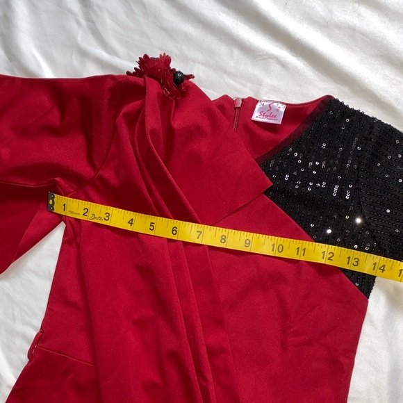 Chic Asymmetrical Red and Black Dress - Picture 13 of 14